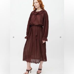 Dôen
Red Eyelet Belted Dress
Large Used like a new.